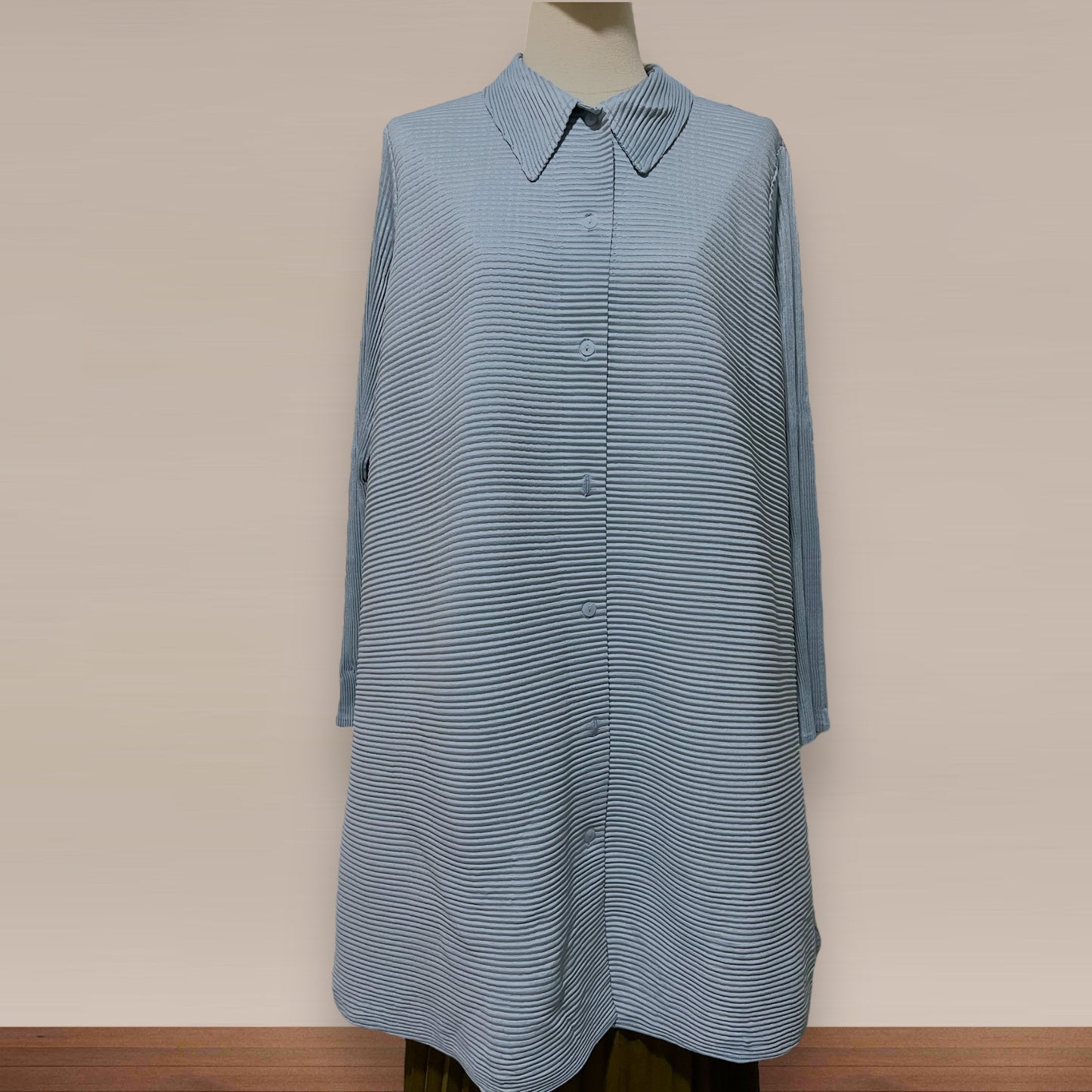 Pleated button collared shirt